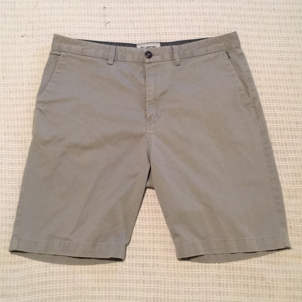 Billabong Men’s khaki shorts